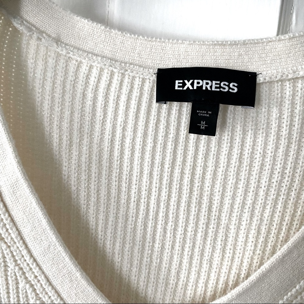 🌸Express Cream Ribbed Ruffle Sleeve V-Neck Sweater - Picture 6 of 7
